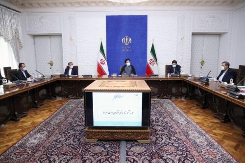 از ظرفیت های تشکل های اقتصادی برای نظارت بر زنجیره تأمین کالا استفاده گردد
