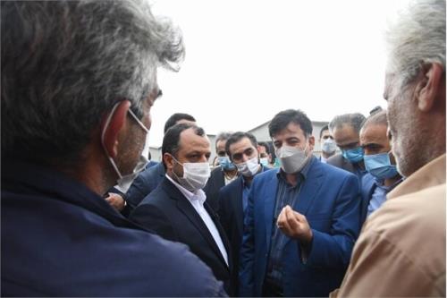 انتقاد وزیر اقتصاد از دپوی 2 میلیون تن کالای اساسی در بندر امام