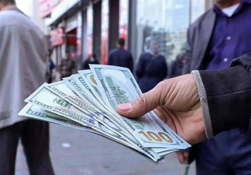 گزارشی از وضعیت خرید و فروش دلار در بازار آزاد