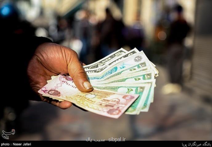 كف بازار ارز چه خبر است؟ گزارشی میدانی از تحریك فروشندگان خانگی دلار